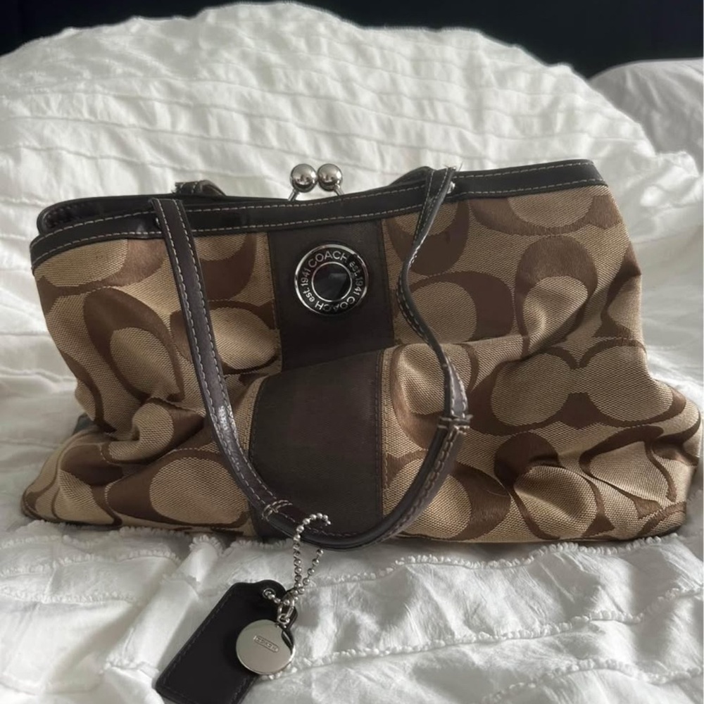 COACH KHAKI SIGNATURE BROWN STRIPE HOBO CARRY ALL BAG E1282-F19190